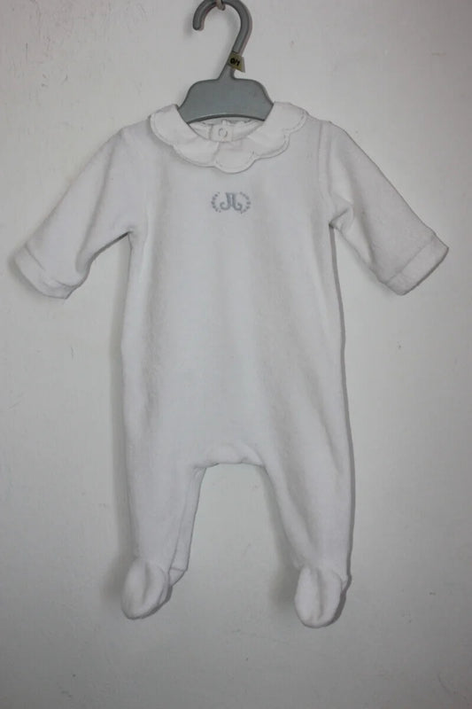 tweedehands unisex zachte witte velours playsuit van jacadi in maat 50 voor een baby