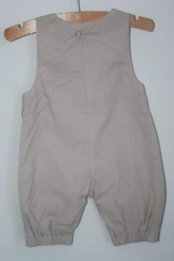 tweedehands unisex beige ribfluwelen salopette of tuinbroek van jacadi in maat 56 voor een baby jongen