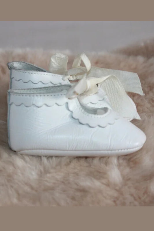 tweedehands unisex witte leren babyschoentjes van jacadi in maat 17