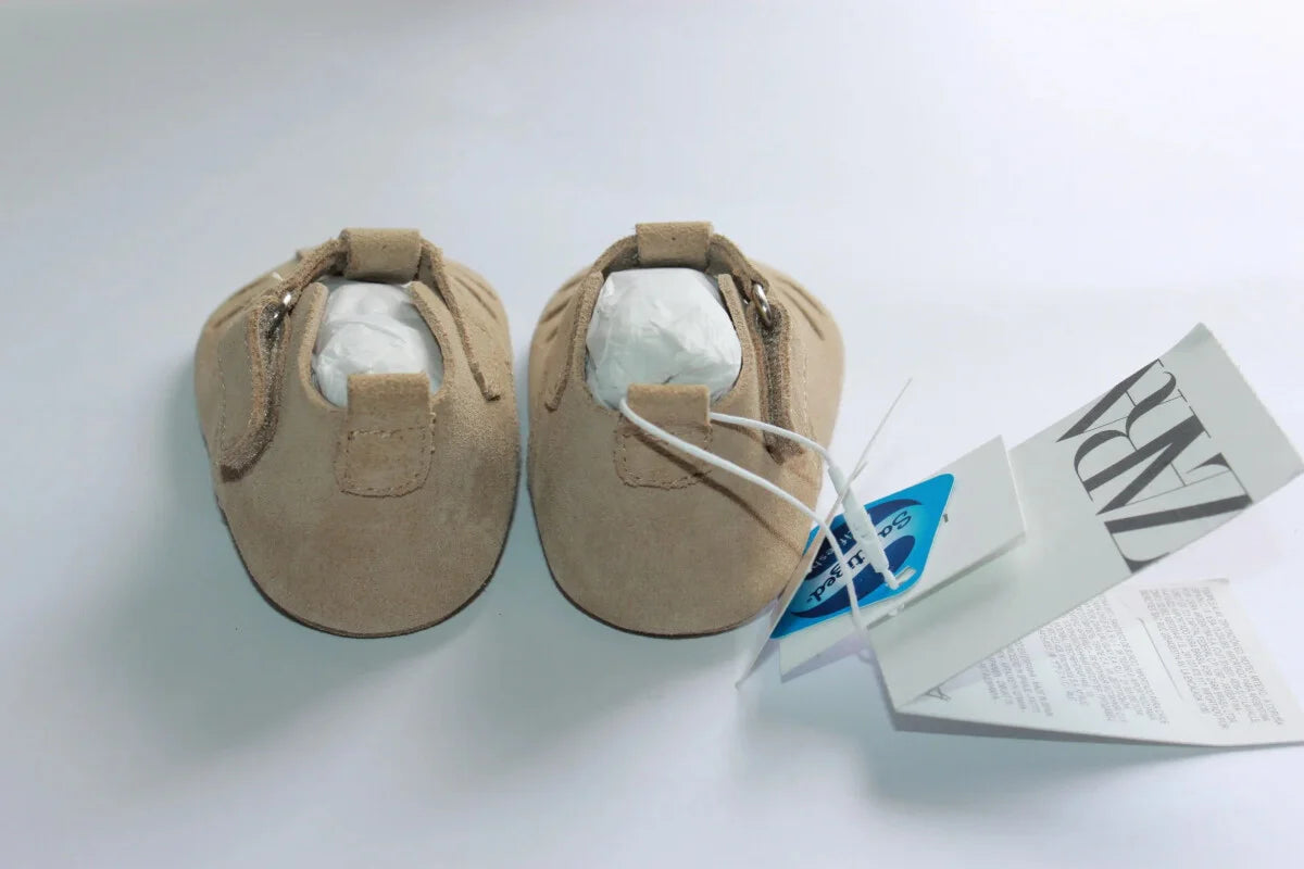 beige-suede-schoenen-baby-meisje-maat-17-zara