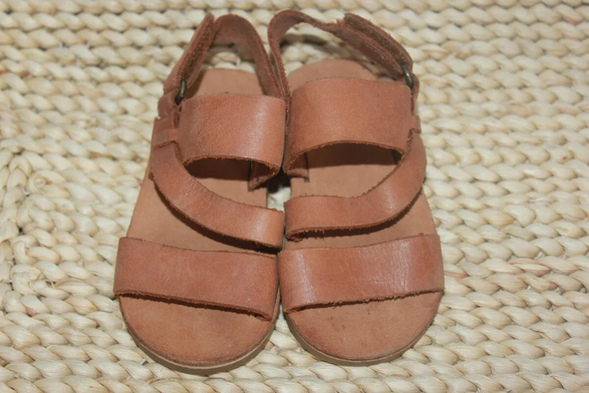 tweedehands-lichtbruine-leren-unisex-sandalen-maat-20-baby-zara