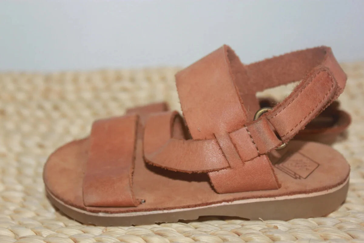 tweedehands-lichtbruine-leren-unisex-sandalen-maat-20-baby-zara