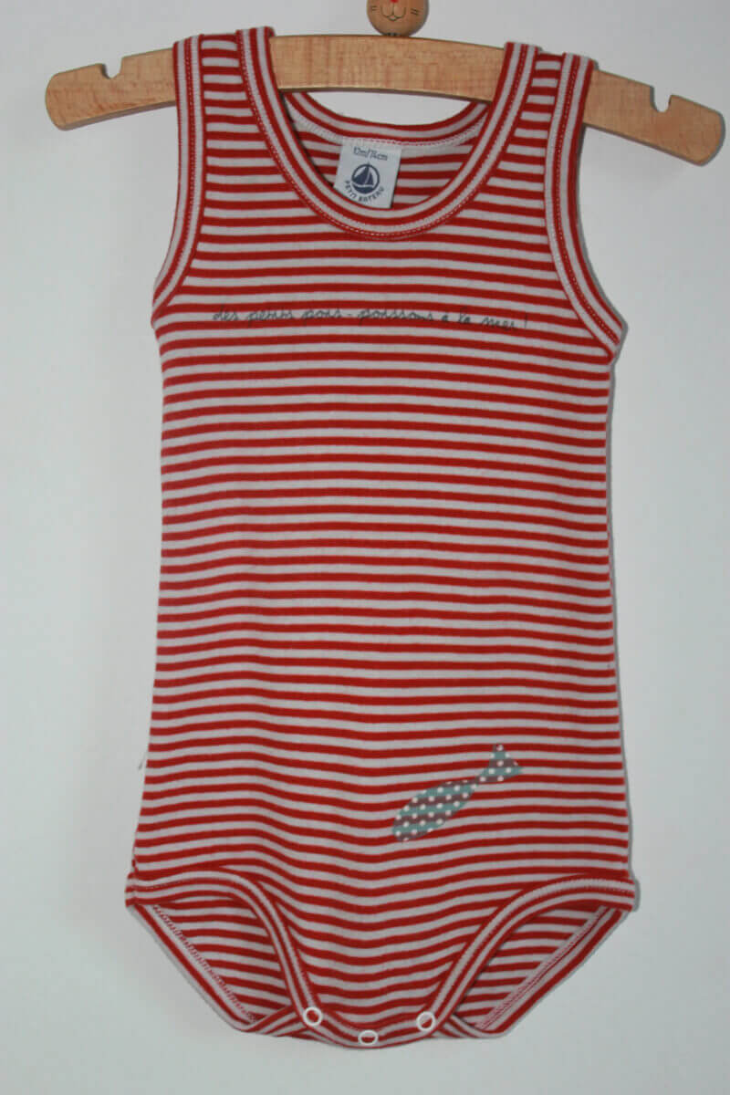 tweedehands-rood-wit-gestreepte-mouwloze-petit-bateau-romper-unisex-maat-74