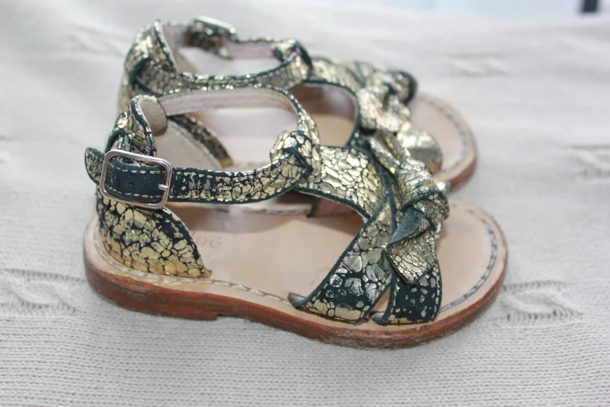 tweedehands-zwart-goud-leren-sandalen-chloe-maat-20-baby-meisje