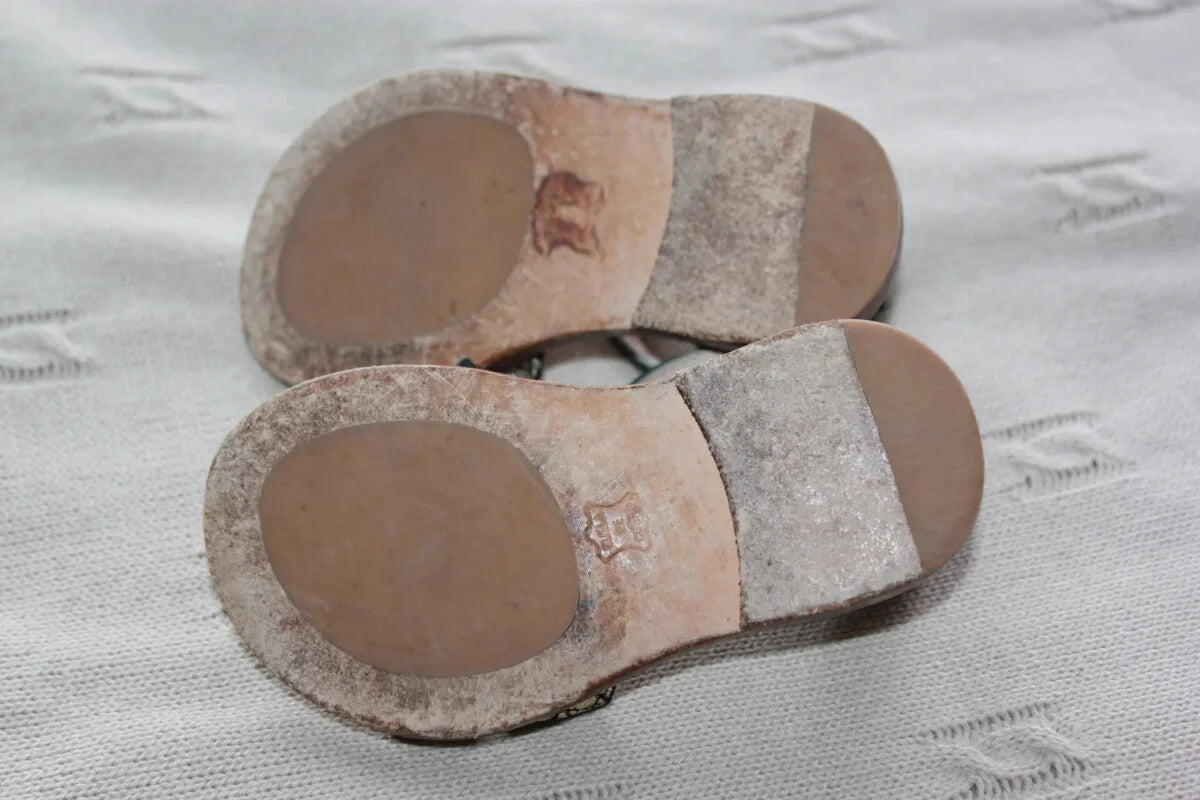 tweedehands-zwart-goud-leren-sandalen-chloe-maat-20-baby-meisje