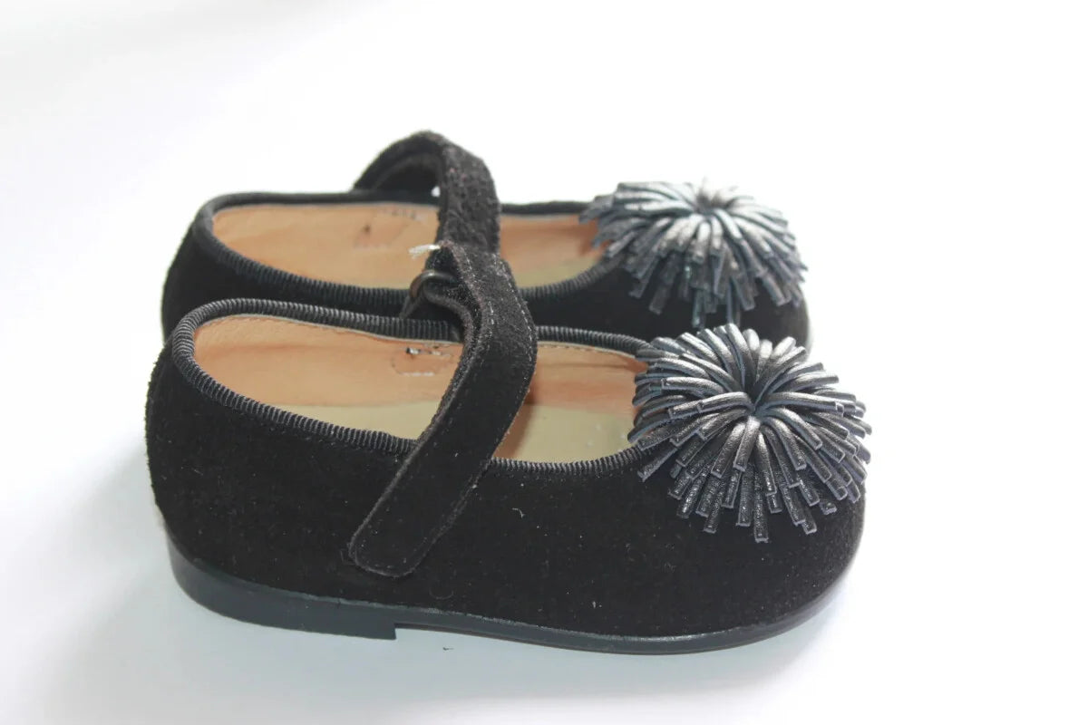 zwarte-suede-schoenen-pompons-maat-19-oh-my-toe