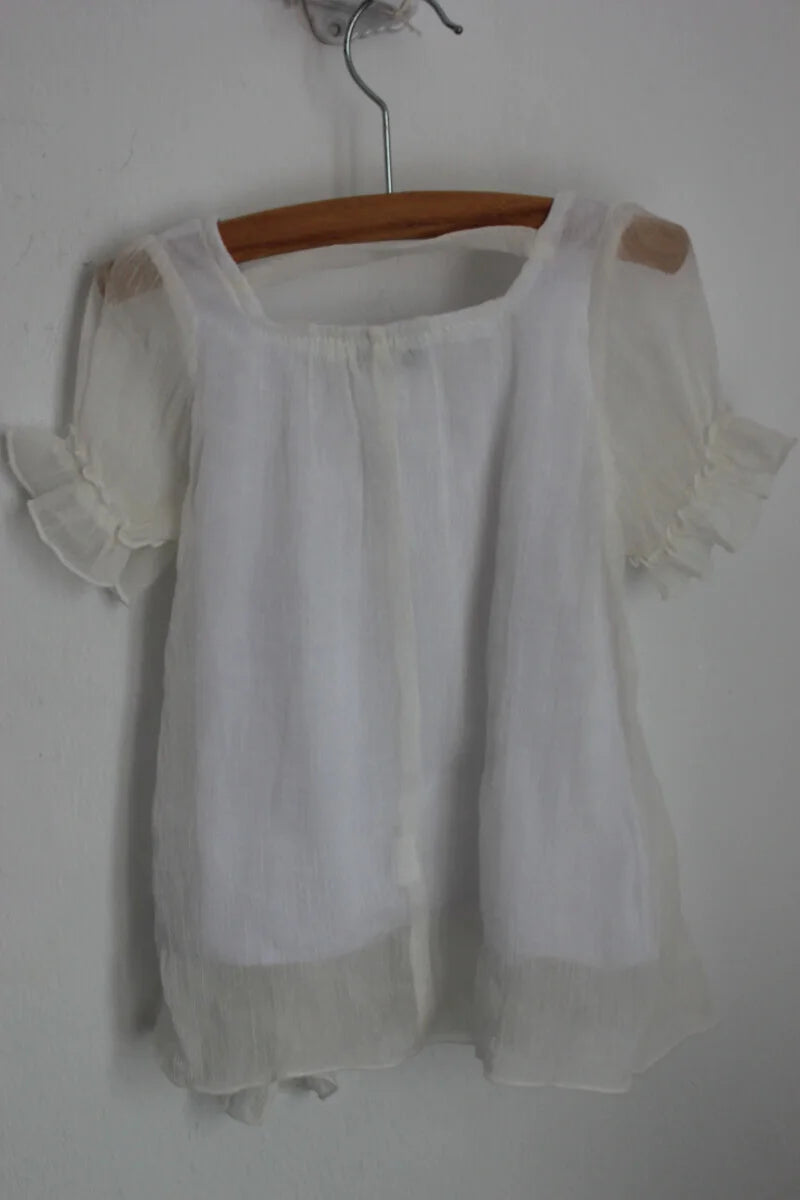 tweedehands-creme-transparante-blouse-maat-80-baby-meisje-dolce-and-gabbana