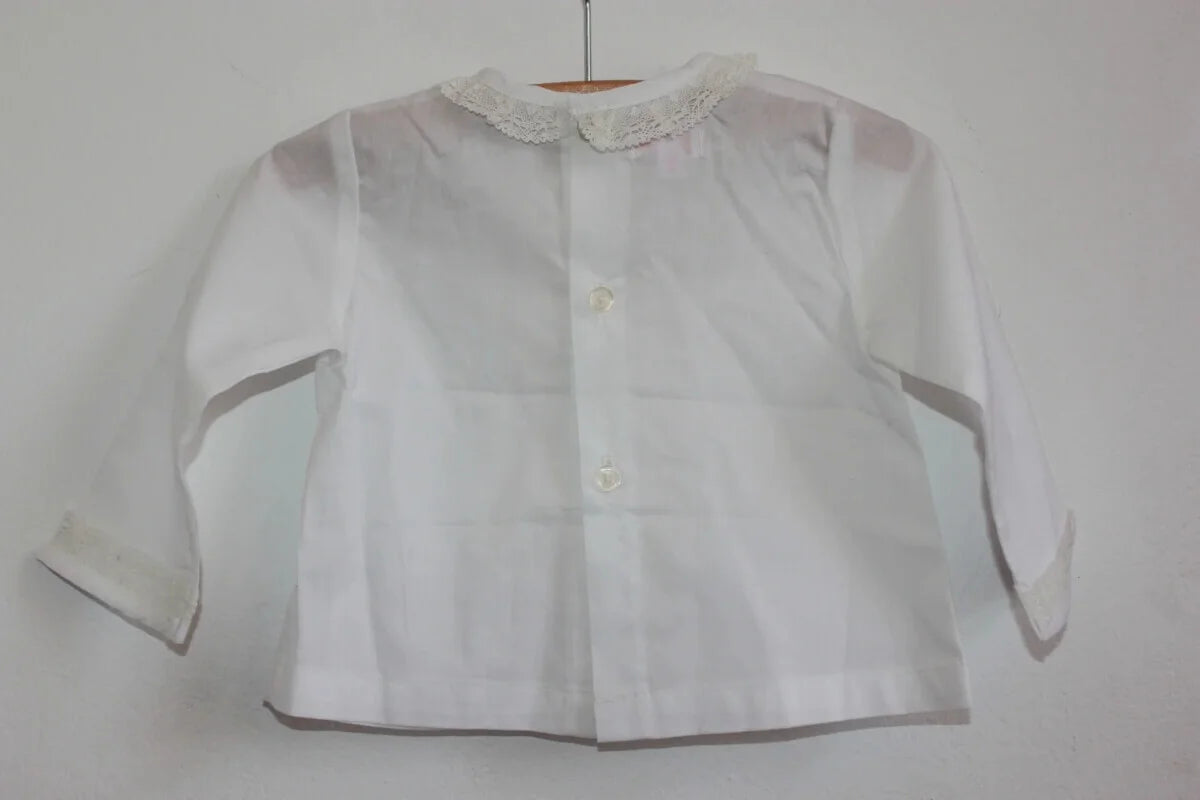 tweedehands-witte-blouse-lange-mouwen-volantkraagje-maat-62-baby-meisje-gocco