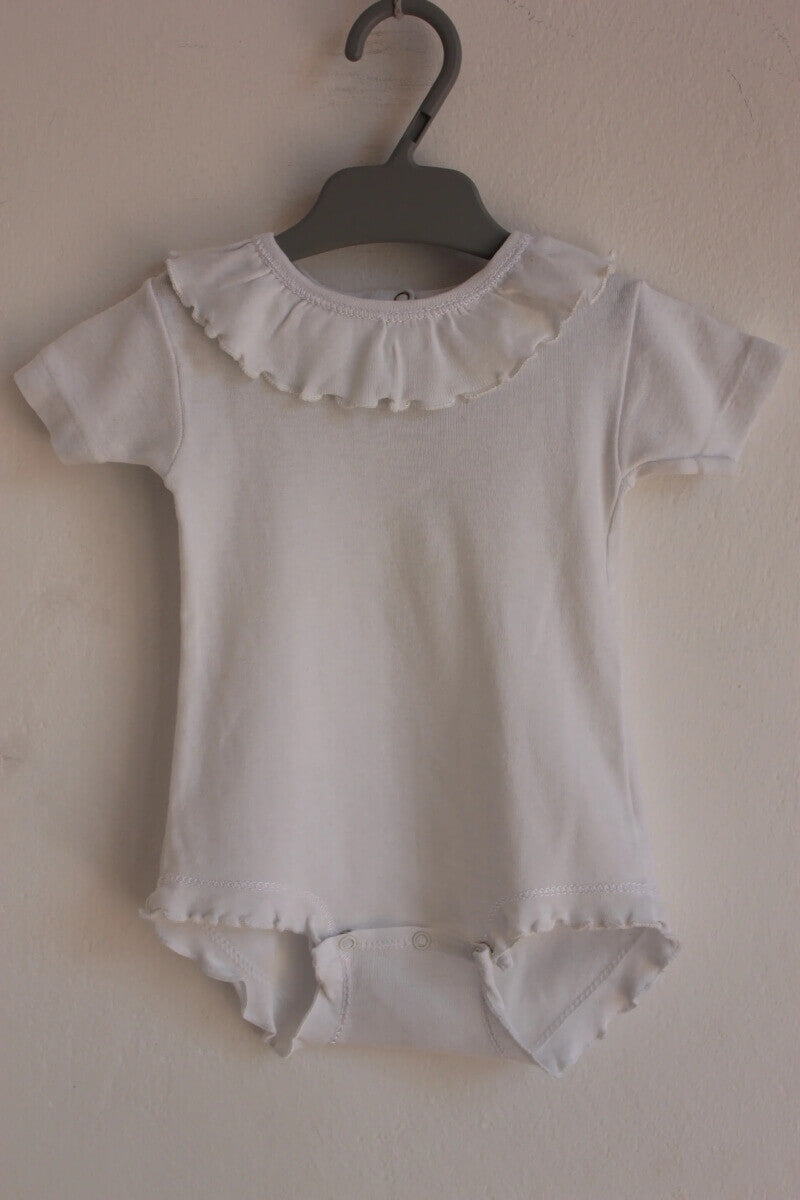 tweedehands-wit-romperpakje-volantkraagje-korte-mouwen-maat-62-petit-bateau-baby-meisje