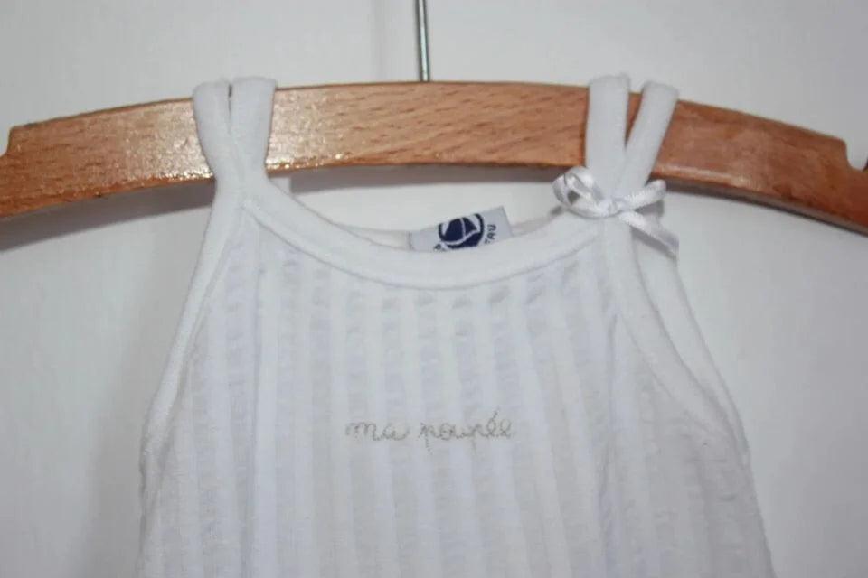 tweedehands-witte-romper-schouderbandjes-maat-62-petit-bateau