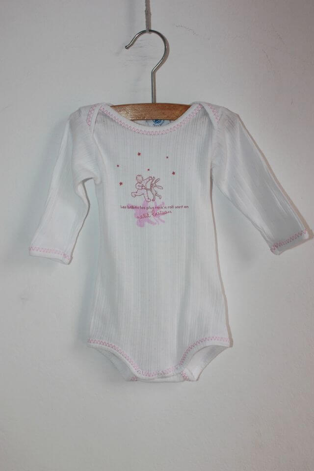 tweedehands-wit-roze-romper-lange-mouwen-maat-62-petit-bateau